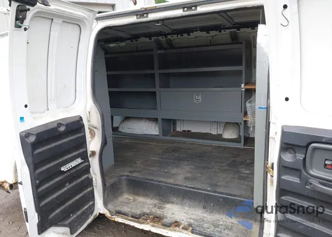 2001 Chevrolet Express из США, поврежденный, VIN 1GCFG15W611232798